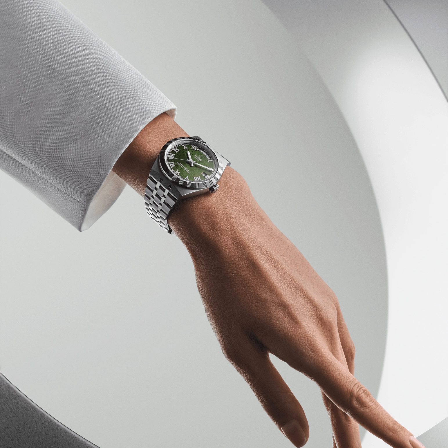 tudor-m2840d1a0-0003-gallery4-new26 Tudor Royal | | | M2840D1A0-0003 | Tudor Official Retailer - Srichai Watch