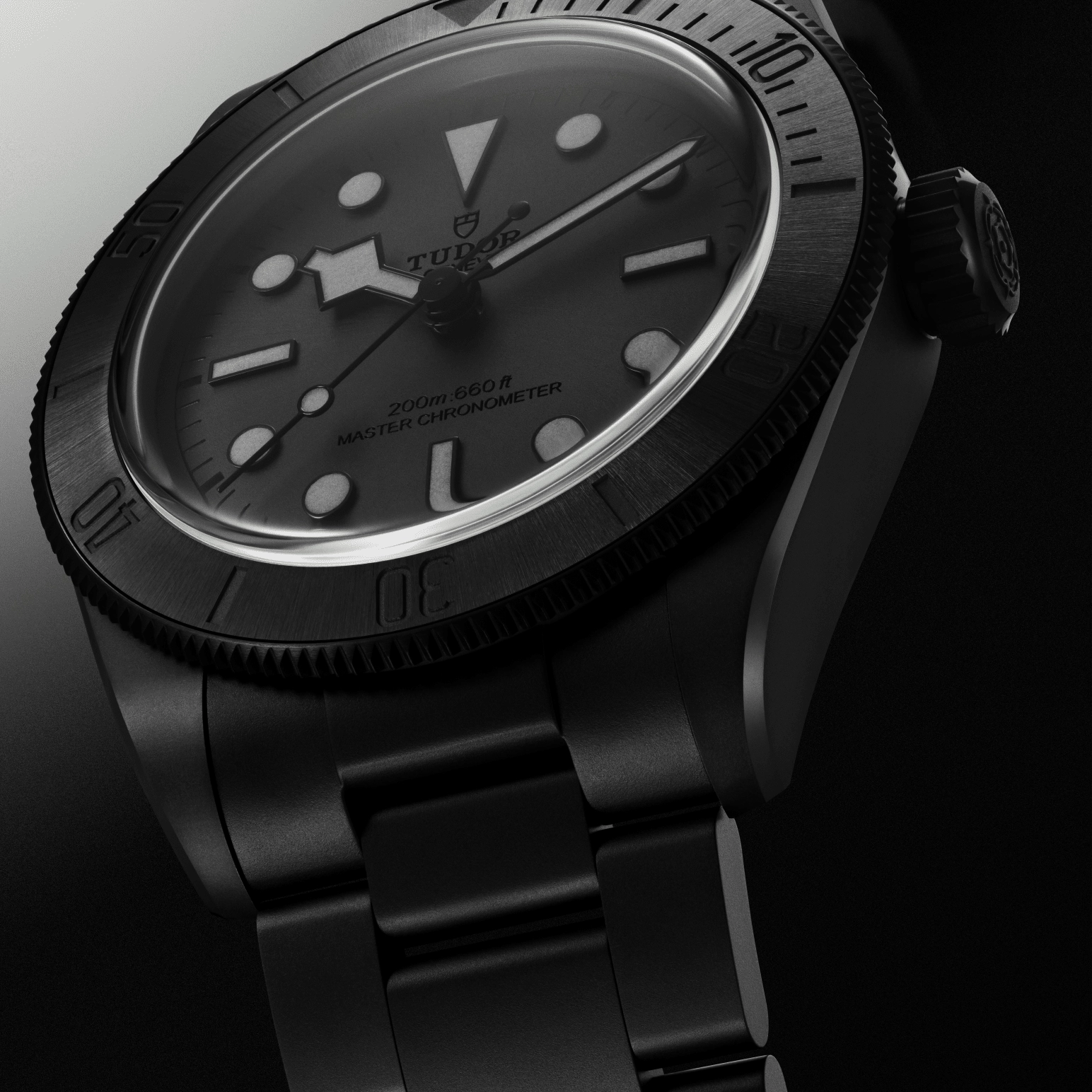 tudor-m7941a1acnu-0001-gallery4-new26 Black Bay | 7941A1ACNU | | M7941A1ACNU-0001 | Tudor Official Retailer - Srichai Watch