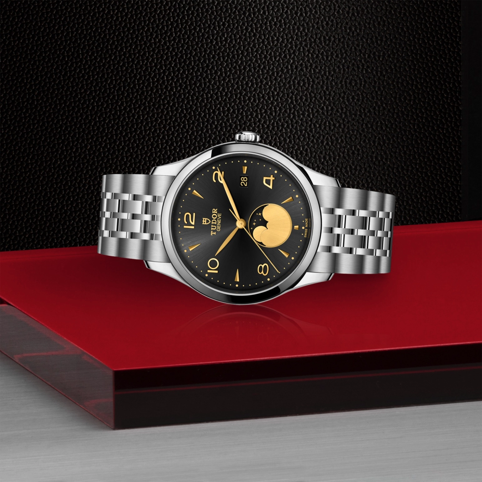 tudor-m91560-0003-gallery3-26 1926 | 91560 | Steel | M91560-0003 | Tudor Official Retailer - Srichai Watch