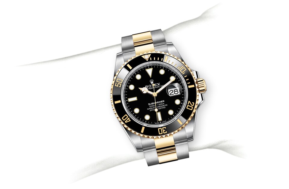 Rolex Submariner | 126613LN | Submariner Date | หน้าปัดสีเข้ม | ขอบหน้าปัดแบบหมุนได้ | หน้าปัดสีดำ | Yellow Rolesor | m126613ln-0002 | ชาย Watch | Rolex Official Retailer - Srichai Watch