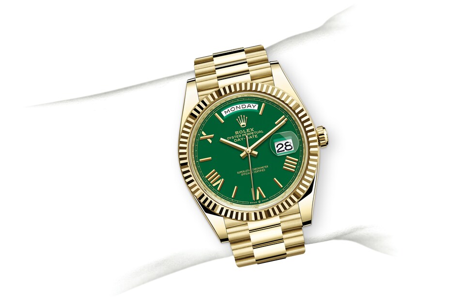 Rolex Day-Date | 228238 | Day-Date 40 | Coloured dial | Green Dial | The Fluted Bezel | 18 ct yellow gold | m228238-0061 | Men Watch | Rolex Official Retailer - Srichai Watch