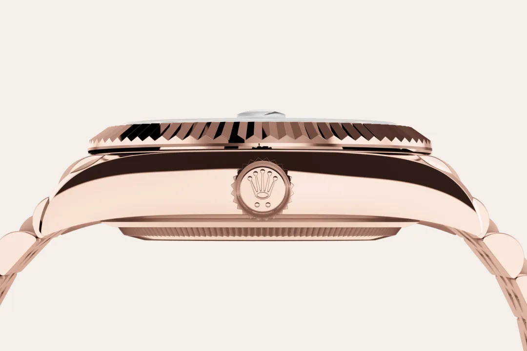 Rolex Sky-Dweller in 18 ct Everose gold, M336935-0008 - Srichai Watch Rolex Sky-Dweller in 18 ct Everose gold, M336935-0008 - Srichai Watch