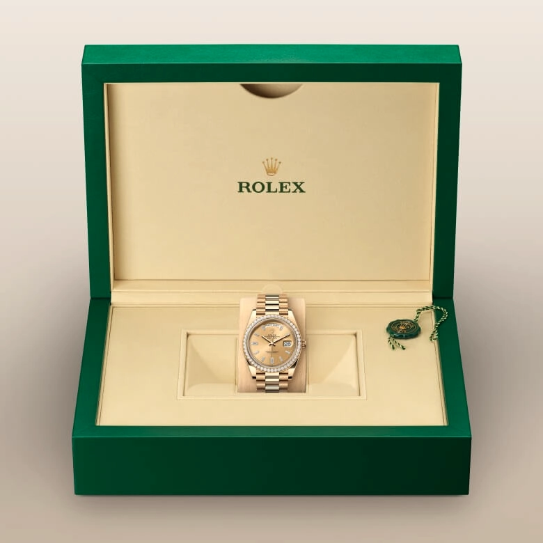 Rolex Day-Date in 18 ct yellow gold, M228348RBR-0002 - Srichai Watch