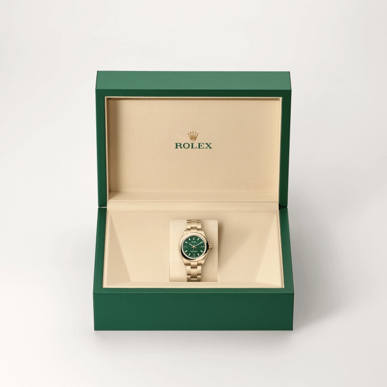 Rolex Oyster Perpetual in 18 ct yellow gold, M276208-0002 - Srichai Watch