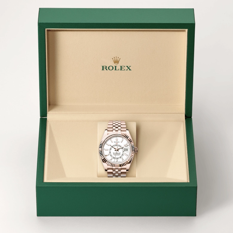 Rolex Sky-Dweller in 18 ct Everose gold, M336935-0007 - Srichai Watch