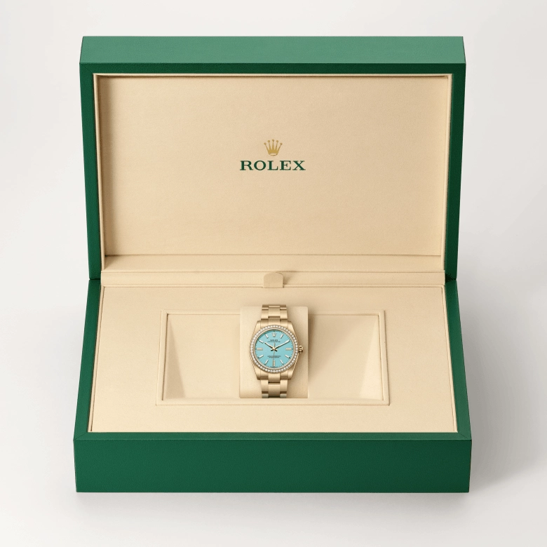 Rolex Oyster Perpetual in 18 ct yellow gold, M124248RBR-0002 - Srichai Watch